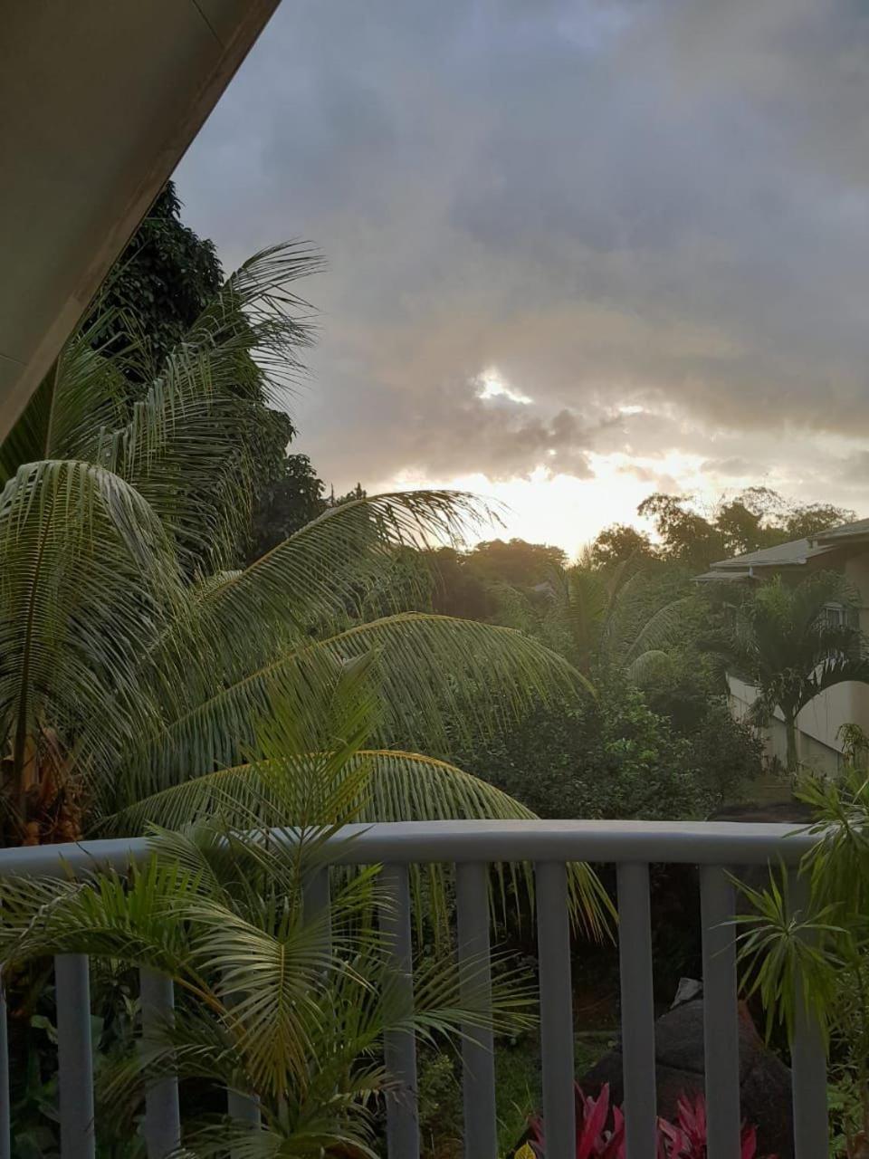 Milles Montagnes Residence Anse Royale Buitenkant foto
